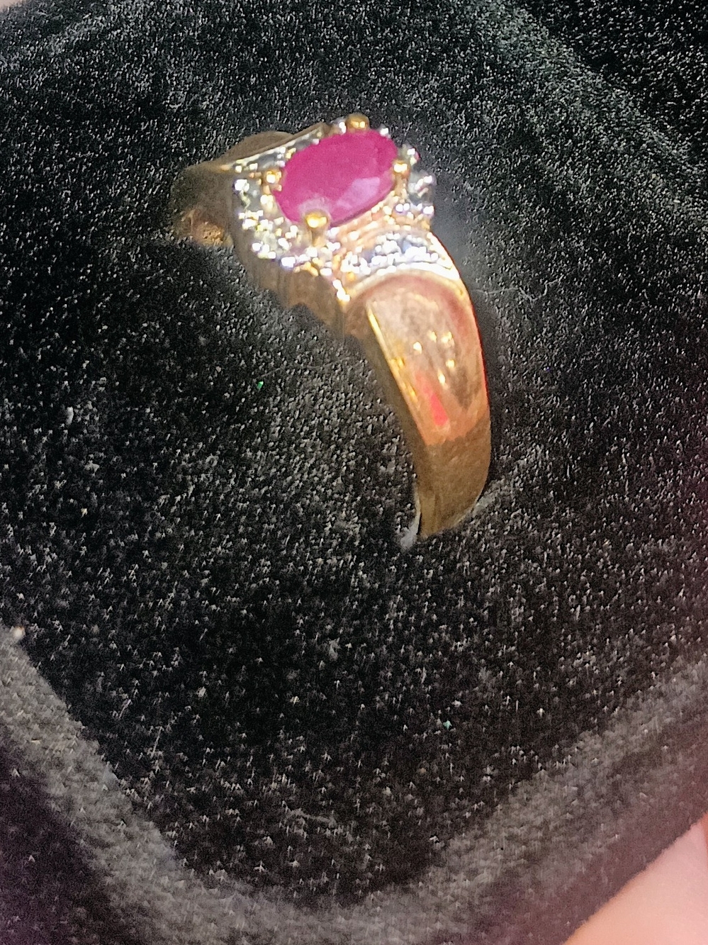 G P-Women's Ring with Ruby Center
